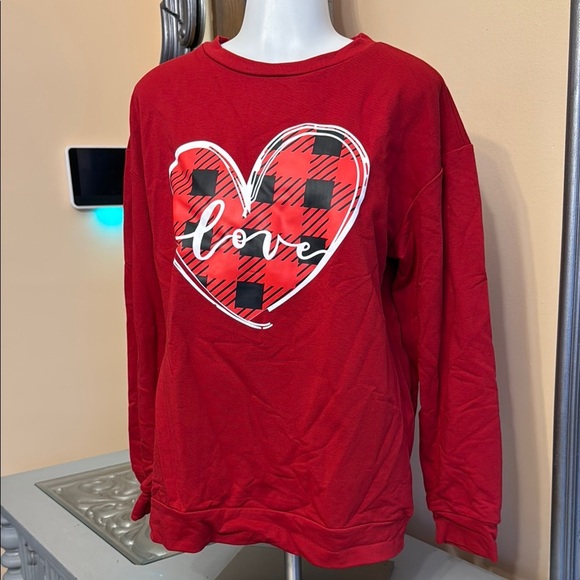 Women’s Red Heart Love Sweater Sweatshirt - Picture 1 of 5